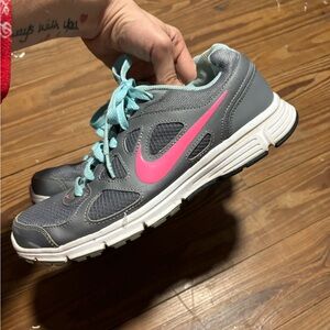 Nike Women's Gray and Pink Athletic Shoes
